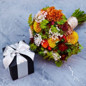 CGF126_Flowers_Gift_Delivery_In_Jaffna_CAKESANDGIFTS.COM