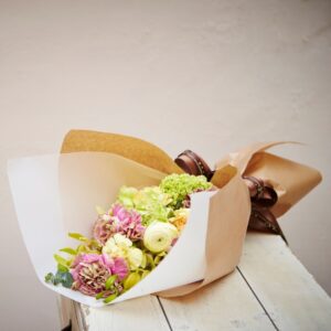 CGF149_Flowers_Gift_Delivery_In_Jaffna_CAKESANDGIFTS.COM