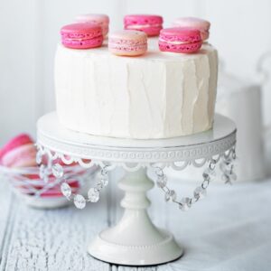 Dainty_White_Delight_Cake_with_Macroons_CGC106_Cakes_Delivery_In_Jaffna_CAKESANDGIFTS.COM