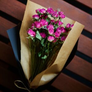 Magenta_Flower_Bouquet_CGF108_Flowers_Gift_Delivery_In_Sri Lanka_CAKESANDGIFTS.COM
